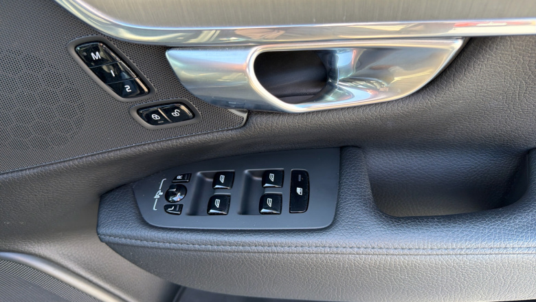 Volvo S90 2.0 D4 Momentum Pro 4dr Geartronic Diesel Saloon